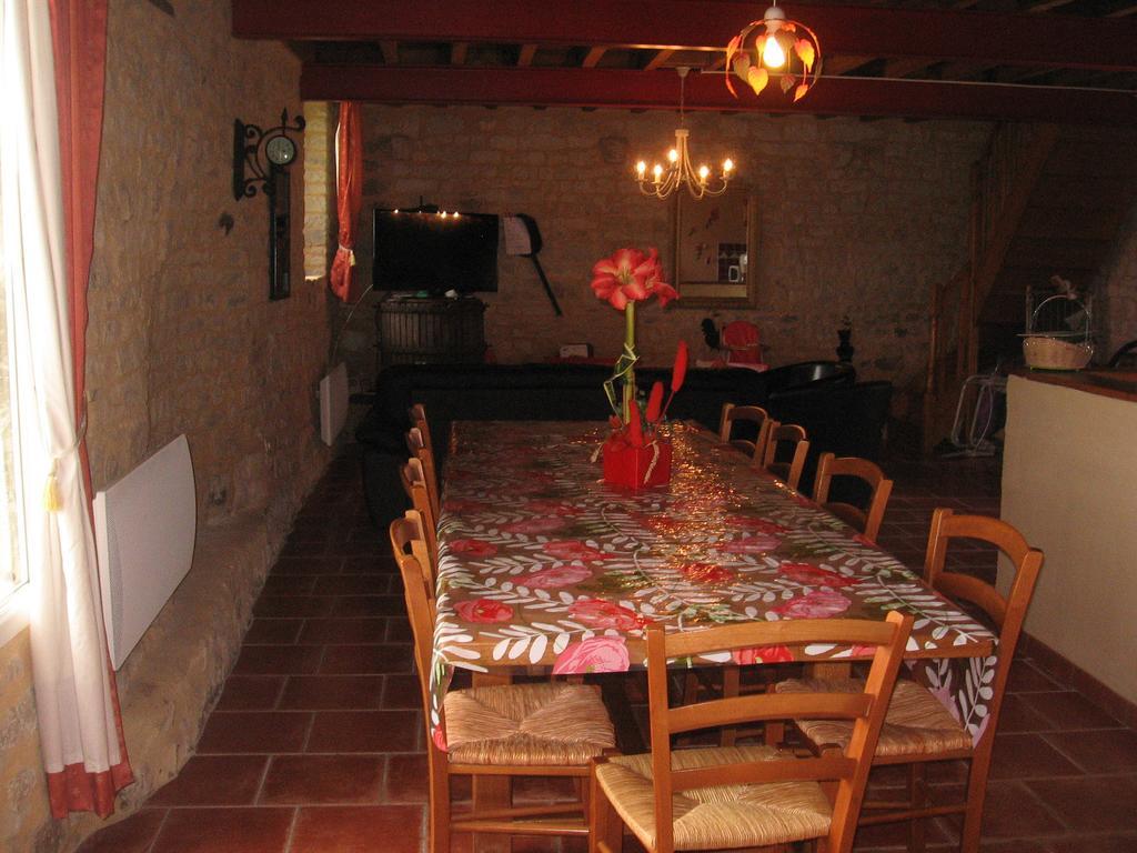 Willa La Ferme De Montigny Asnieres-en-Bessin Zewnętrze zdjęcie