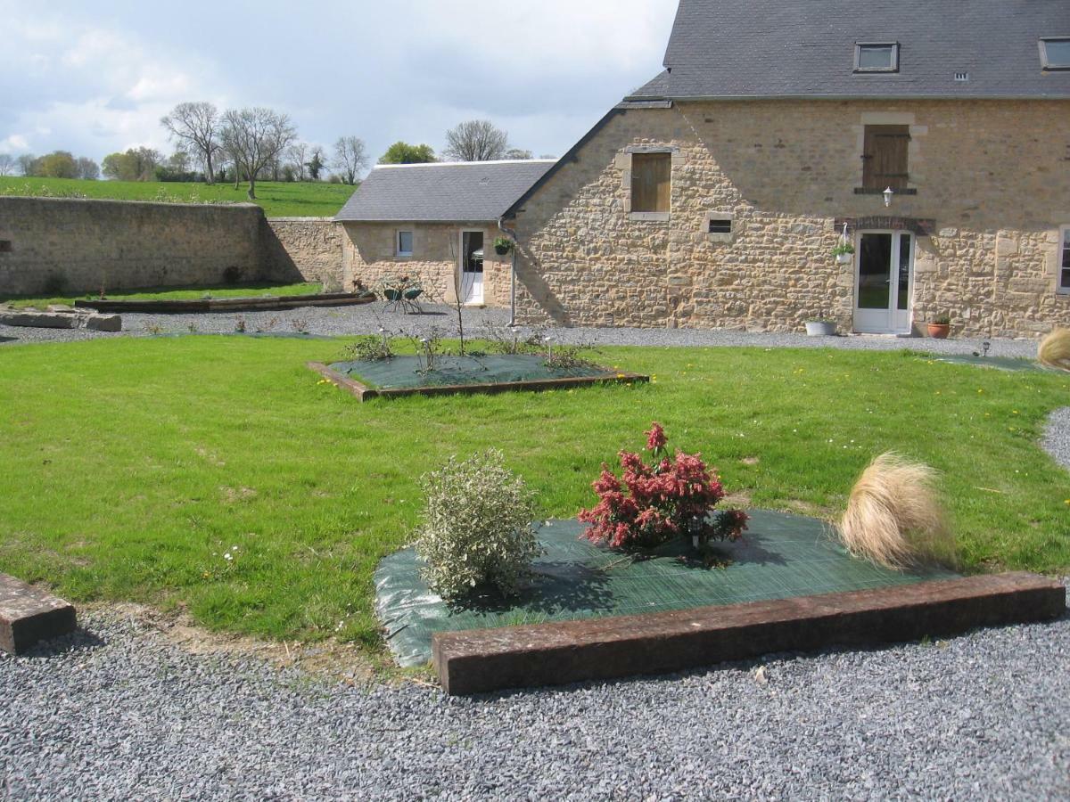 Willa La Ferme De Montigny Asnieres-en-Bessin Zewnętrze zdjęcie